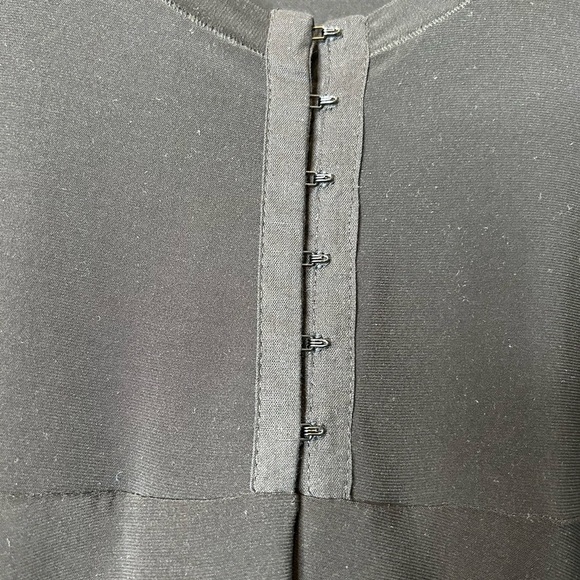 Joseph Ribkoff black tunic style top- size 16 - Picture 5 of 5